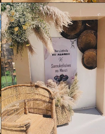 Marquee event with pampas and floral décor
